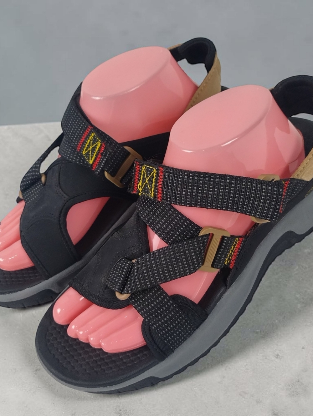 Ozark Trail Men's Size 8 Outdoors Adjustable Sandals